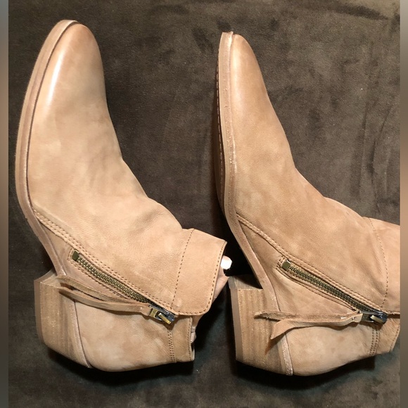 NEW Sam Edelman Ankle Booties - Picture 6 of 12
